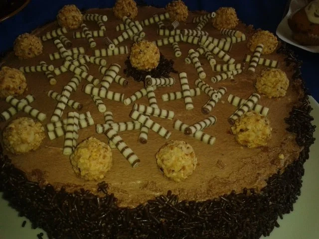 Schokoladen-Buttercreme-Torte - Rezept