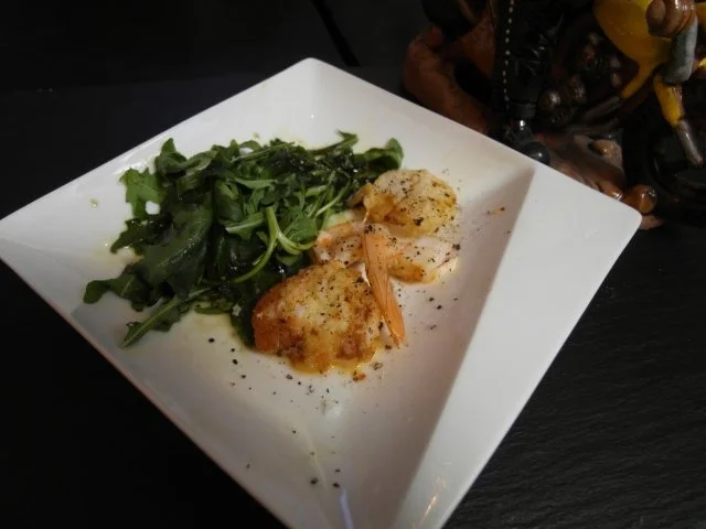 Rezept: Tigergarnelen & Jacobsmuscheln auf sommerlichen Salat Tigergarnelen & Jacobsmuscheln auf sommerlichen Salat - Rezept