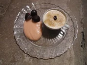 Weiße Mokkacrème mit Rhabarbermus - Rezept