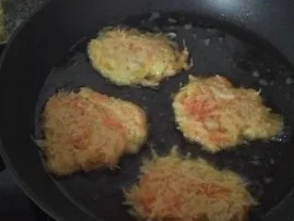 Kartoffelpuffer mit Karotten - Rezept - Bild Nr. 2