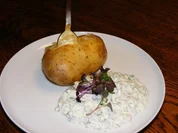 Rezept: Folienkartoffel mit Krรคuterquark Folienkartoffel mit Krรคuterquark - Rezept