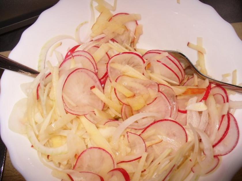 Zwiebelsalat deftig aber lecker - Rezept mit Bild - kochbar.de