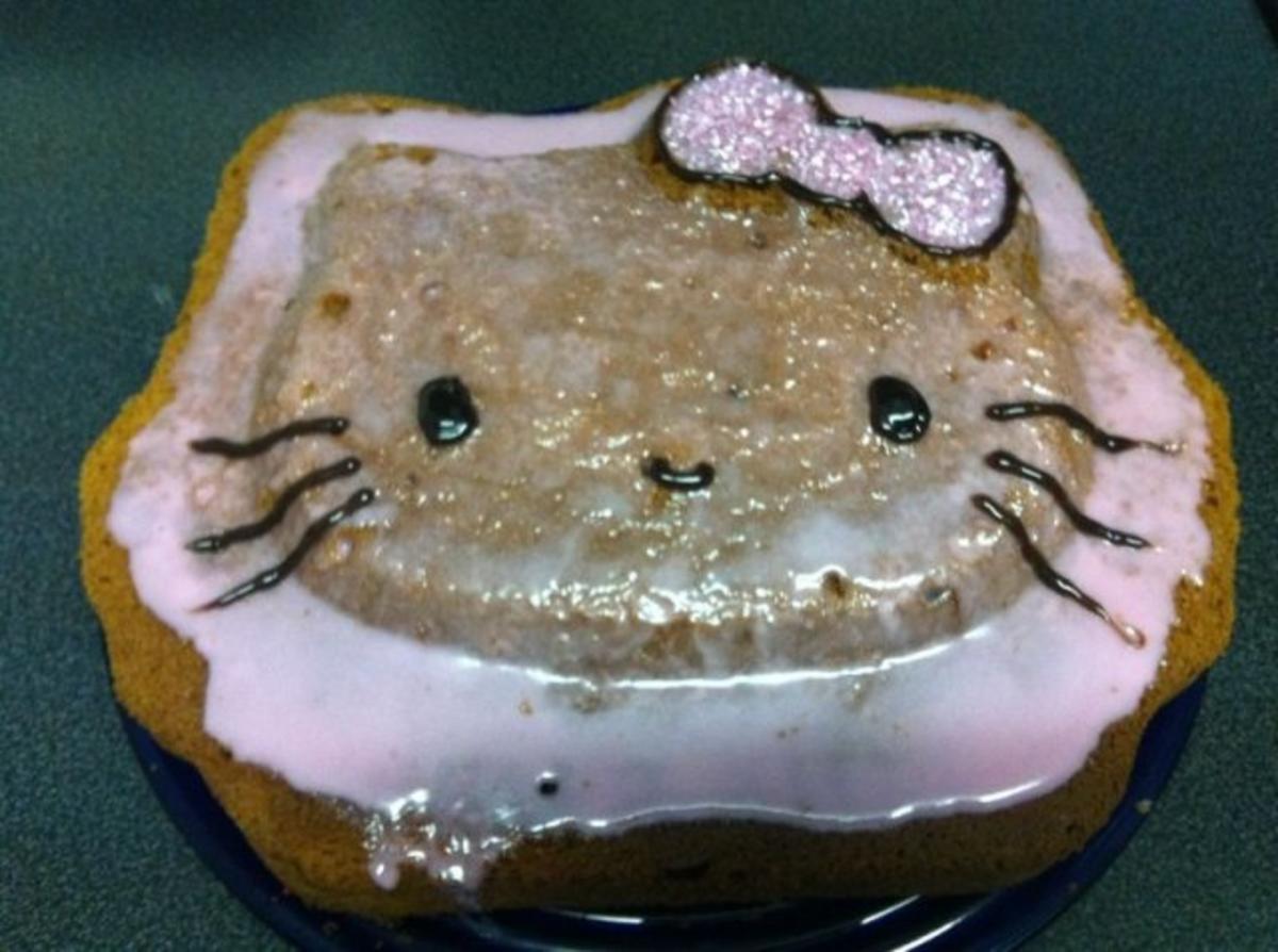 Hello Kitty Kuchen - Rezept - Bild Nr. 3