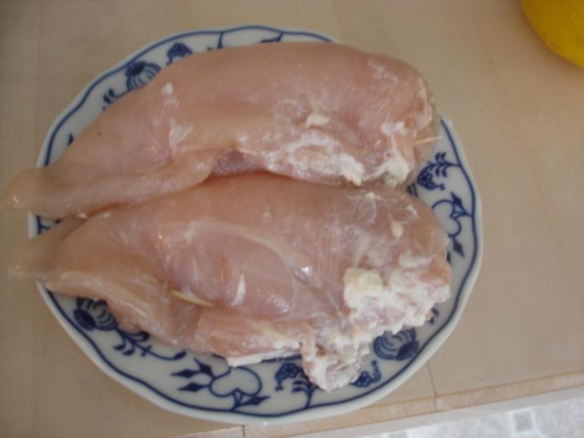 Gefülltes Hähnchenbrustfilet mit Möhren-Sellerie-Kartoffelstampf und Rotkohlsalat - Rezept - Bild Nr. 6