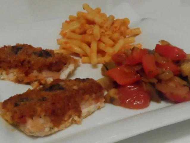 Überbackene Tomaten-Wildlachsfilets unter einer Parmesankruste - Rezept