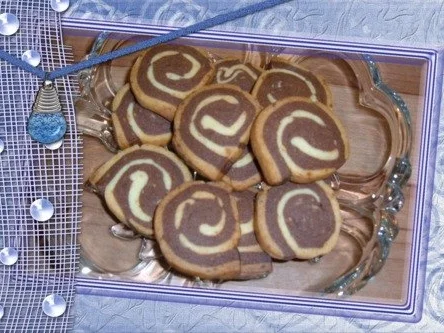 Rezept: Marzipan-Schoko-Spiralenkekse Bild Nr. 2 Marzipan-Schoko-Spiralenkekse - Rezept - Bild Nr. 2