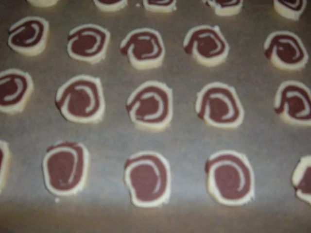 Rezept: Marzipan-Schoko-Spiralenkekse Bild Nr. 3 Marzipan-Schoko-Spiralenkekse - Rezept - Bild Nr. 3