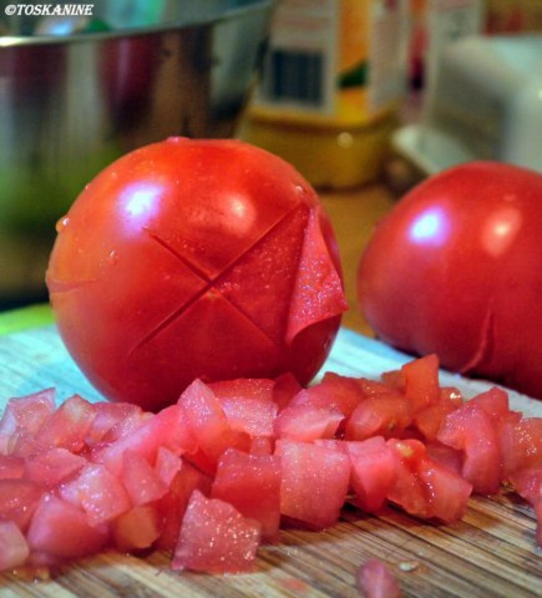 Hähnchen in fruchtiger Tomate mit Kartoffelwedges - Rezept - Bild Nr. 3