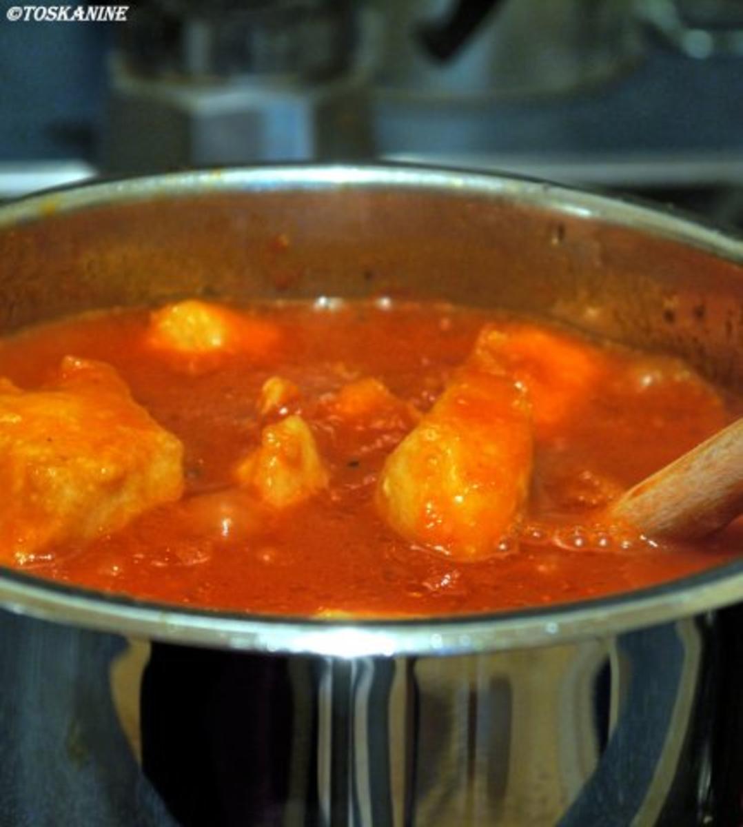 Hähnchen in fruchtiger Tomate mit Kartoffelwedges - Rezept - Bild Nr. 12