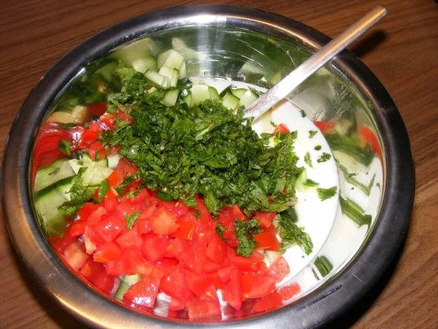 Raita mit Gurke, Tomate und Minze - Rezept - Bild Nr. 3