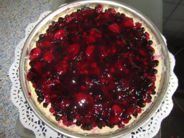 Rezept: New York Cheesecake mit gemischten Beeren Bild Nr. 3 New York Cheesecake mit gemischten Beeren - Rezept - Bild Nr. 3