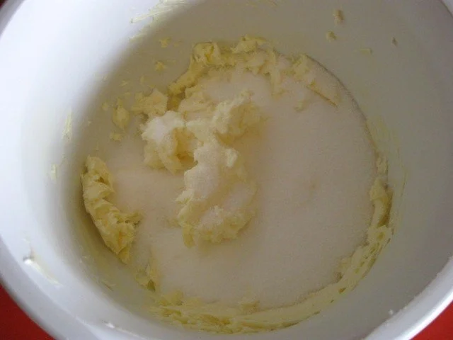 Rezept: Gugelhupf Vanille - Nuss mit Zimtglasur Bild Nr. 3 Gugelhupf Vanille - Nuss mit Zimtglasur - Rezept - Bild Nr. 3