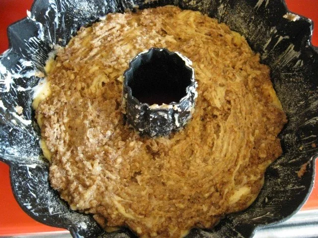 Rezept: Gugelhupf Vanille - Nuss mit Zimtglasur Bild Nr. 12 Gugelhupf Vanille - Nuss mit Zimtglasur - Rezept - Bild Nr. 12