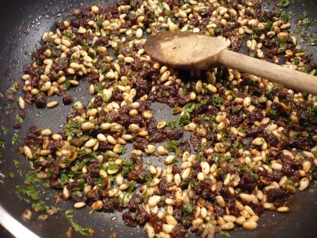 Rezept: Weinblätter würzig gefüllt Bild Nr. 6 Weinblätter würzig gefüllt - Rezept - Bild Nr. 6