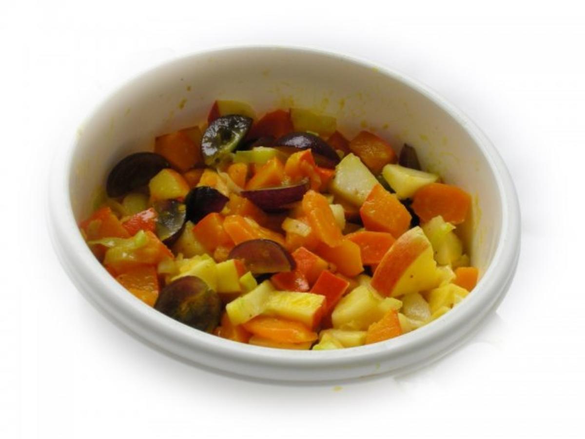 Herbstlicher Kürbissalat mit Obst und Hühnerfleisch - Rezept - Bild Nr. 9