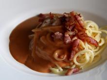 Spaghetti mit "roter Sauce" - Rezept