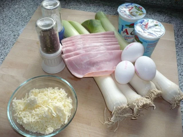 Rezept: Porreeblechkuchen mit Quark-Öl-Teig Bild Nr. 3 Porreeblechkuchen mit Quark-Öl-Teig - Rezept - Bild Nr. 3