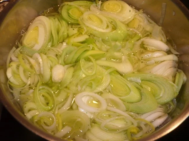 Rezept: Porreeblechkuchen mit Quark-Öl-Teig Bild Nr. 5 Porreeblechkuchen mit Quark-Öl-Teig - Rezept - Bild Nr. 5