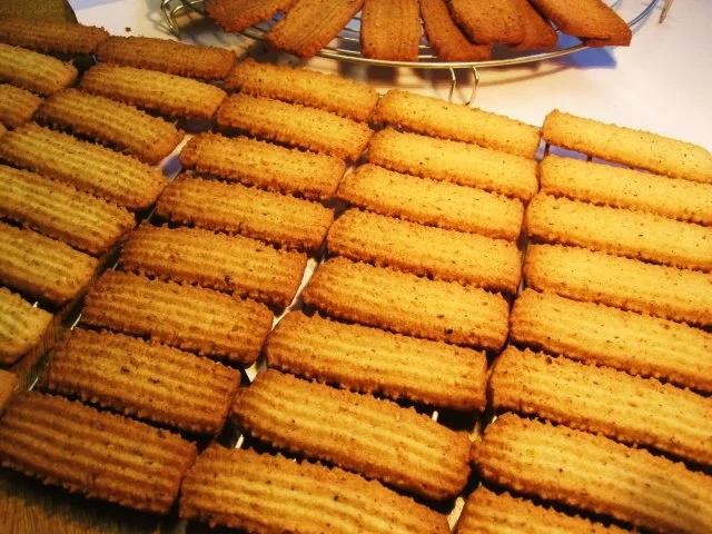 Oma´s   Spritzgebäck aus dem Fleischwolf - Rezept