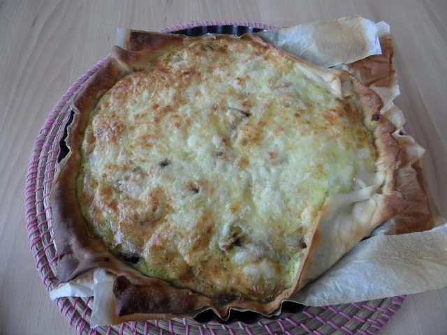 Champignon-Lauch-Tarte mit Senfquark - Rezept