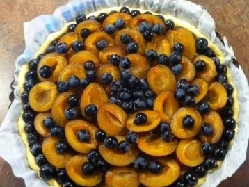 Zwetschgenkuchen mit Trauben und Zimt - Rezept