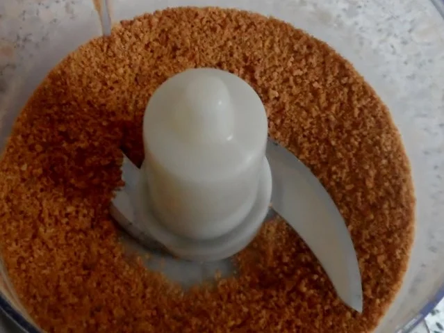 Dessert: Birnen-Zwetschgen-Crumble mit Cranberries und Chilischokolade - Rezept - Bild Nr. 2