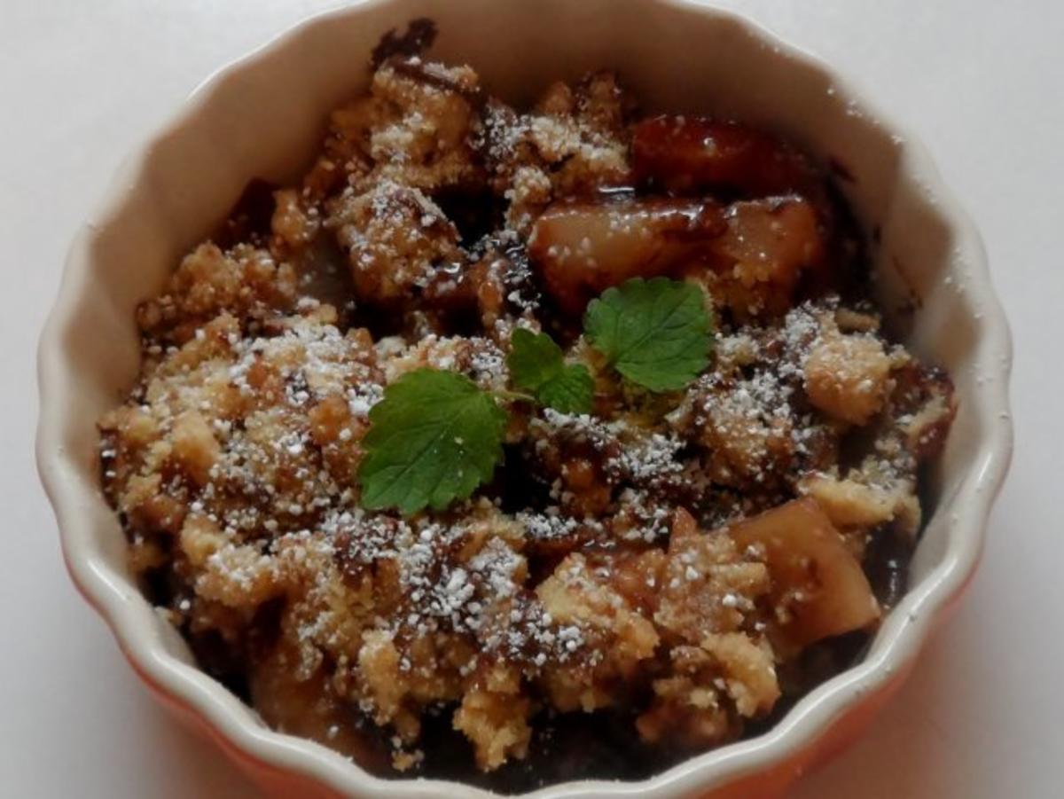 Dessert: Birnen-Zwetschgen-Crumble mit Cranberries und Chilischokolade - Rezept - Bild Nr. 15