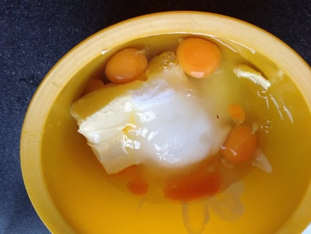 Rotweinkuchen mit Extra "Muggi-Art" - Rezept - Bild Nr. 2