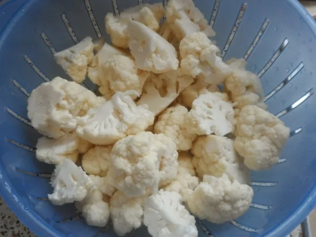 Suppen: Pikante Blumenkohl-Creme-Suppe mit Karotten und Cabanossi - Rezept - Bild Nr. 2