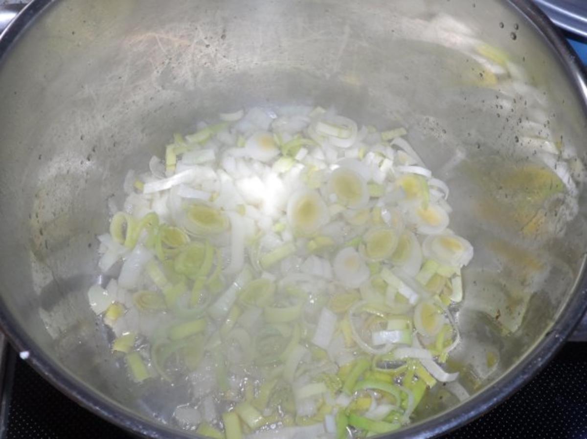 Suppen: Pikante Blumenkohl-Creme-Suppe mit Karotten und Cabanossi - Rezept - Bild Nr. 5