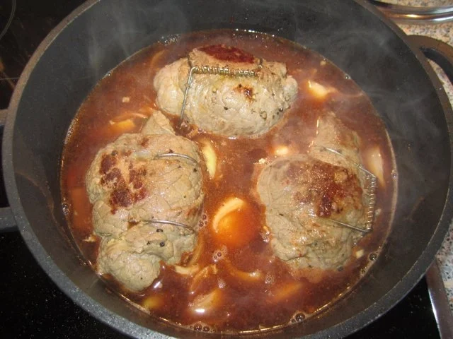 Rezept: Rinderrouladen Bild Nr. 7 Rinderrouladen - Rezept - Bild Nr. 7