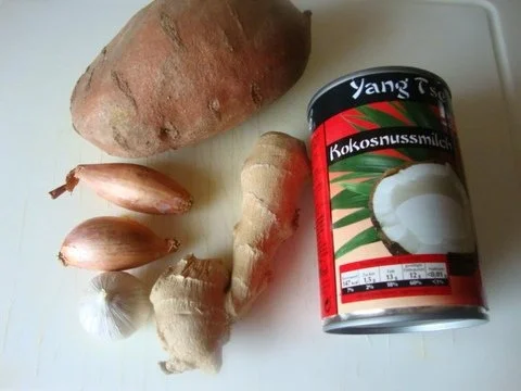 Rezept: Exotische Süßkartoffelsuppe Bild Nr. 2 Exotische Süßkartoffelsuppe - Rezept - Bild Nr. 2