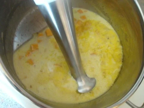 Rezept: Exotische Süßkartoffelsuppe Bild Nr. 9 Exotische Süßkartoffelsuppe - Rezept - Bild Nr. 9