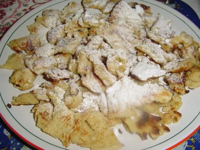 Speckpfannenkuchen und Kaiserschmarren mit Apfelkompott - Rezept