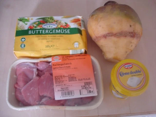 Rezept: Kalbsgeschnetzeltes mit Steckrübenstampf und Buttergemüse Bild Nr. 2 Kalbsgeschnetzeltes mit Steckrübenstampf und Buttergemüse - Rezept - Bild Nr. 2