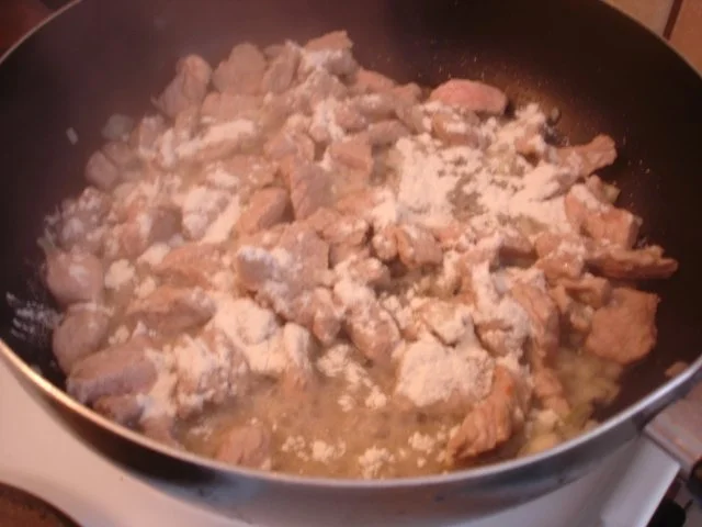 Rezept: Kalbsgeschnetzeltes mit Steckrübenstampf und Buttergemüse Bild Nr. 5 Kalbsgeschnetzeltes mit Steckrübenstampf und Buttergemüse - Rezept - Bild Nr. 5