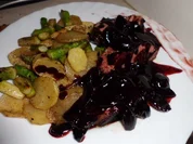 Geflügel, Ente: Kräuter-Ente mit Kirsch-Balsamico-Creme - Rezept