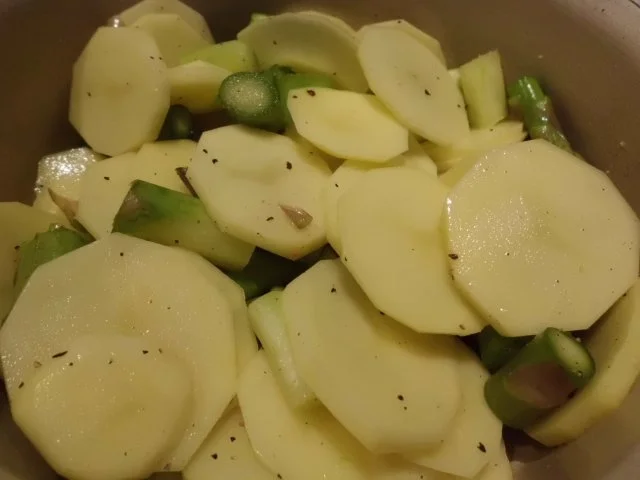 Rezept: Geflügel, Ente: Kräuter-Ente mit Kirsch-Balsamico-Creme Bild Nr. 5 Geflügel, Ente: Kräuter-Ente mit Kirsch-Balsamico-Creme - Rezept - Bild Nr. 5