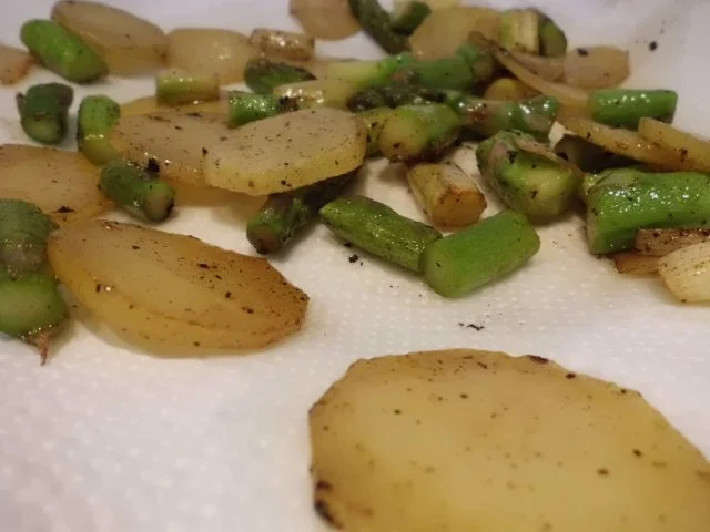 Rezept: Geflügel, Ente: Kräuter-Ente mit Kirsch-Balsamico-Creme Bild Nr. 6 Geflügel, Ente: Kräuter-Ente mit Kirsch-Balsamico-Creme - Rezept - Bild Nr. 6