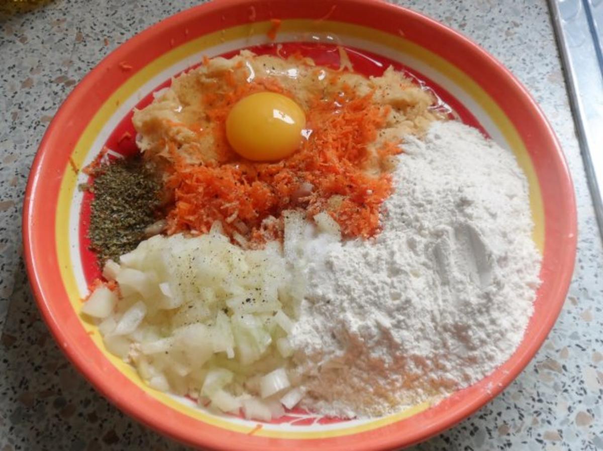 Kartoffel-Parmesan-Plätzchen mit feurigem Paprika-Tomaten-Dip - Rezept - Bild Nr. 8