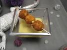 Lauwarme Avocadosuppe mit Bombas de Camarones y Papas - Rezept