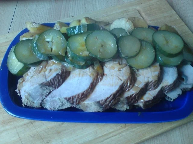 Schweineschulterbraten mit Schmorgurken - Rezept
