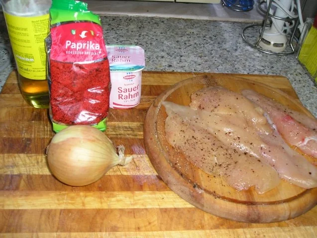 Hähnchenfilets in einer pikanten Tomaten-Paprika Rahmsauce - Rezept - Bild Nr. 2