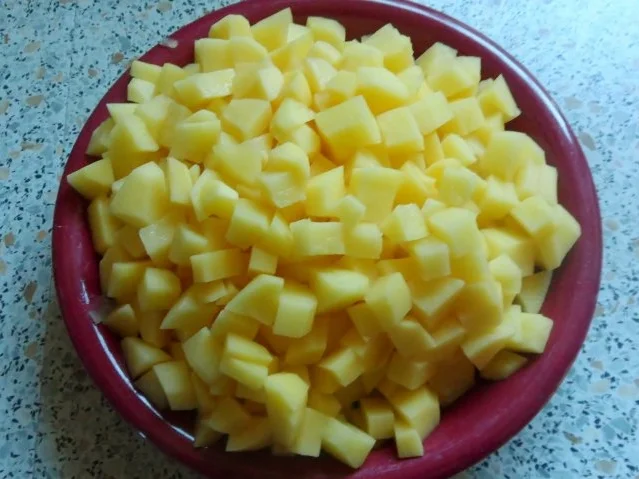 Gekräuterte Kürbis-Kartoffel-Pfanne mit Cabanossi und Feta - Rezept - Bild Nr. 2