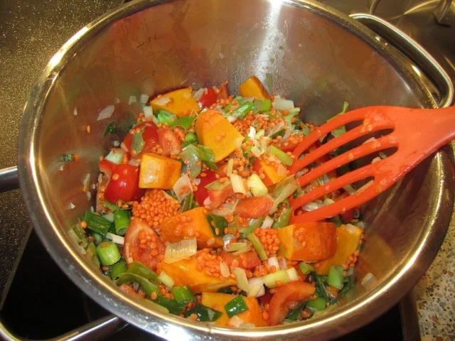 Kürbis-Kokos-Suppe mit roten Linsen - Rezept - Bild Nr. 5