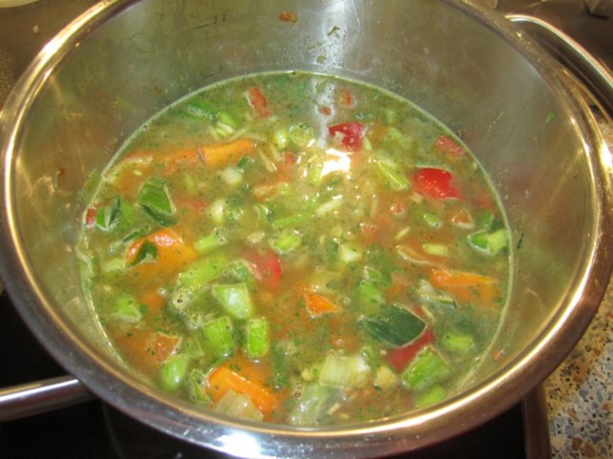 Kürbis-Kokos-Suppe mit roten Linsen - Rezept - Bild Nr. 7