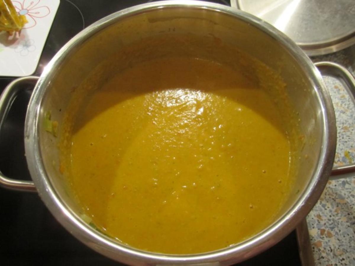 Kürbis-Kokos-Suppe mit roten Linsen - Rezept - Bild Nr. 9