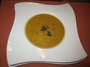 Kürbis-Kokos-Suppe mit roten Linsen - Rezept
