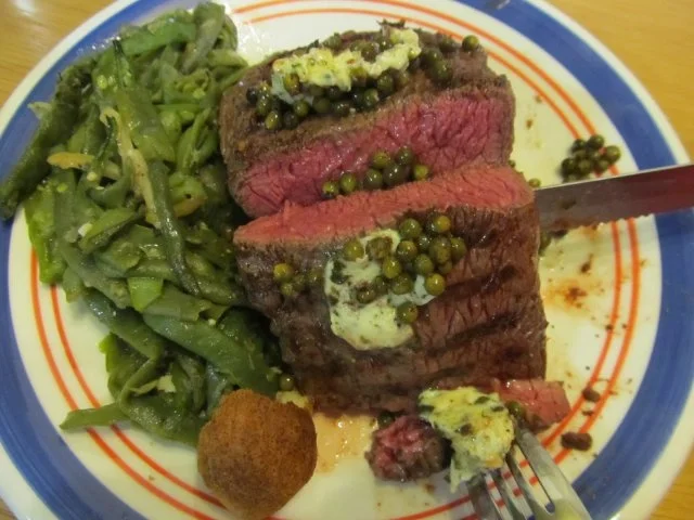 Rezept: Mariniertes Rinderfiletsteak mit grünen Bohnen Mariniertes Rinderfiletsteak mit grünen Bohnen - Rezept