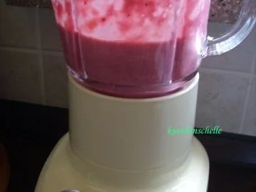 Smoothie: Ananas-Heidelbeere mit Joghurt - Rezept - Bild Nr. 2
